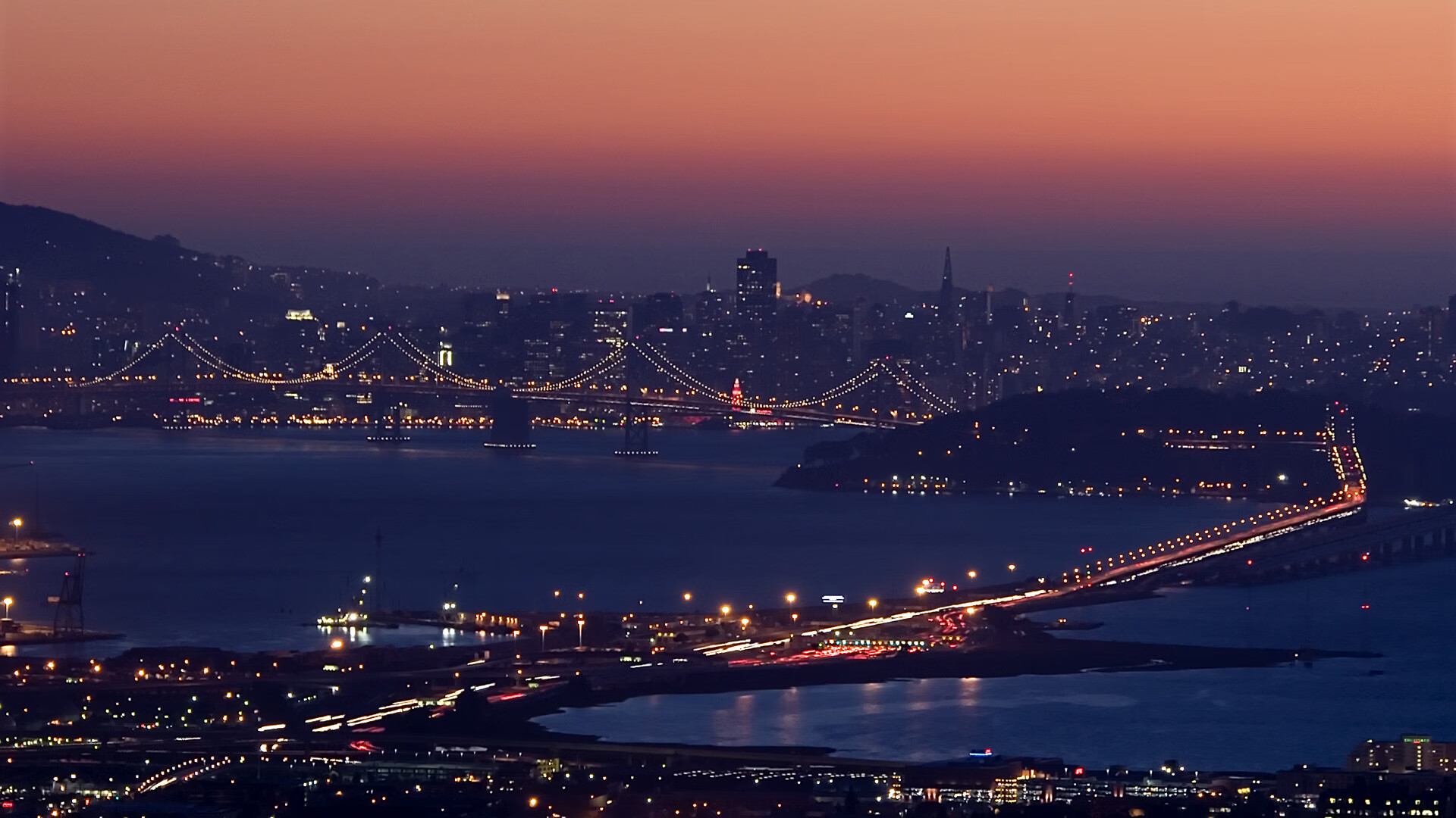 电竞产业链条日趋完整助推经济发展，电竞产业布局