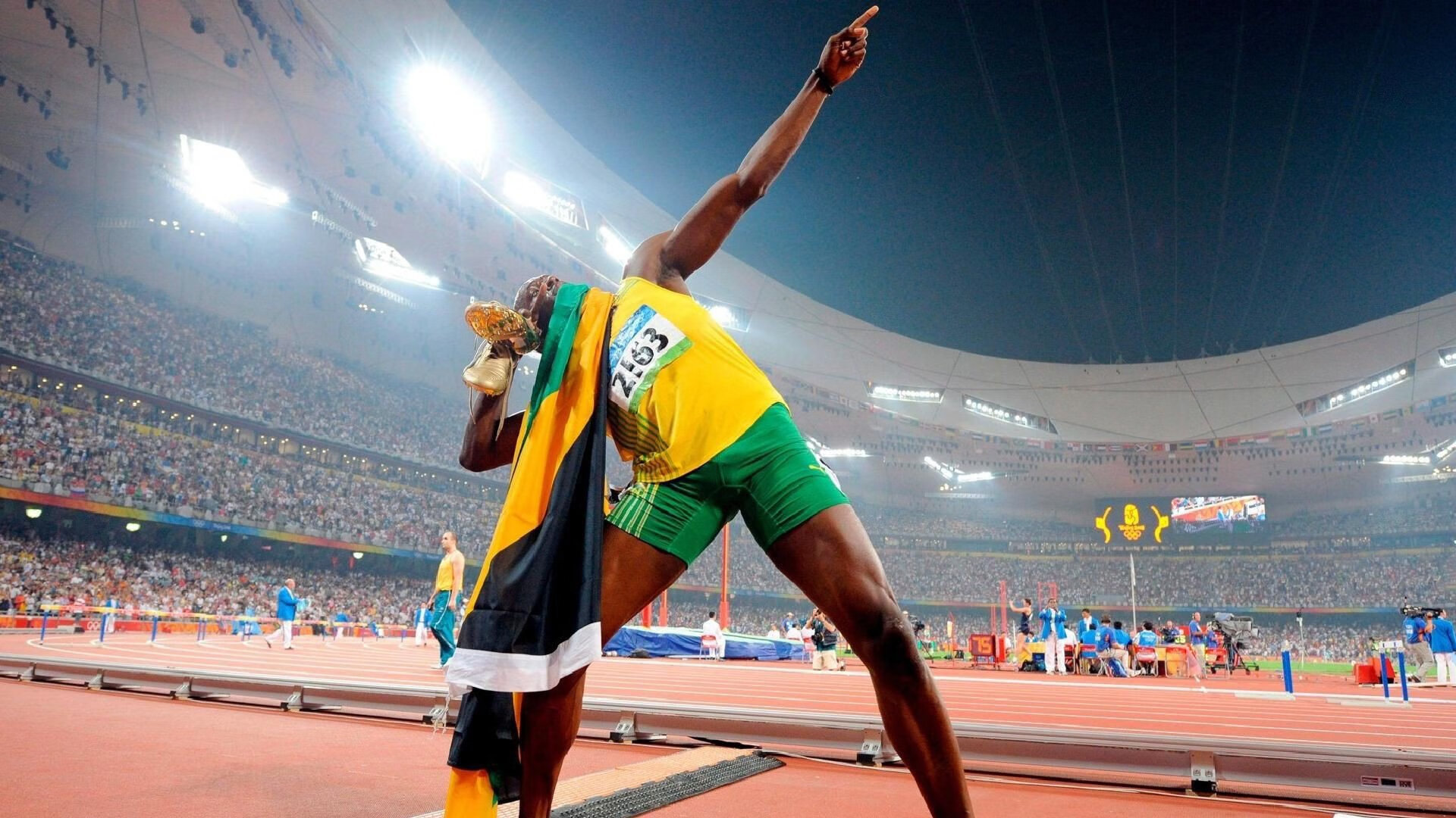 国际足球的商业发展策略在年会上被重点讨论，足球去商业化