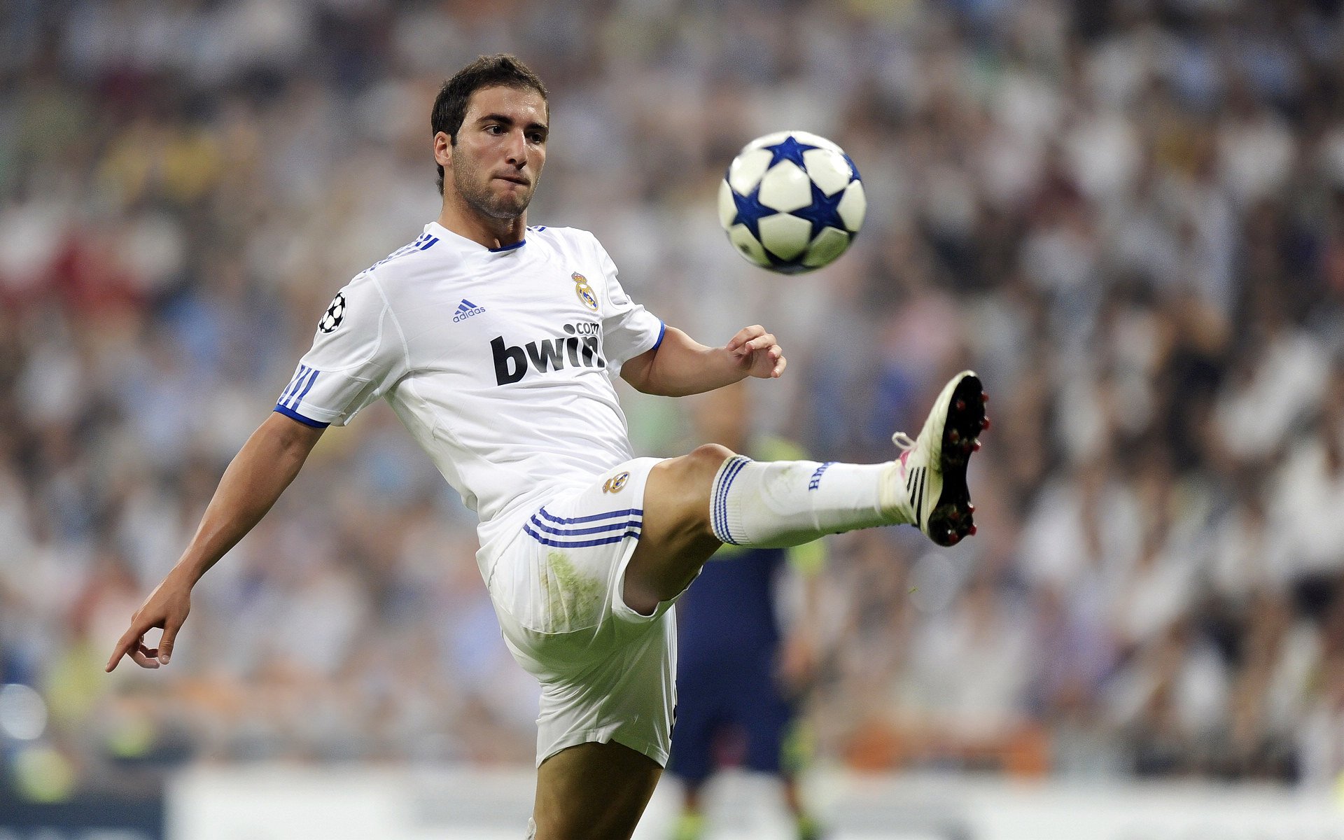 从低谷到巅峰，登贝莱领奖时泪流满面，登贝莱什么时候复出